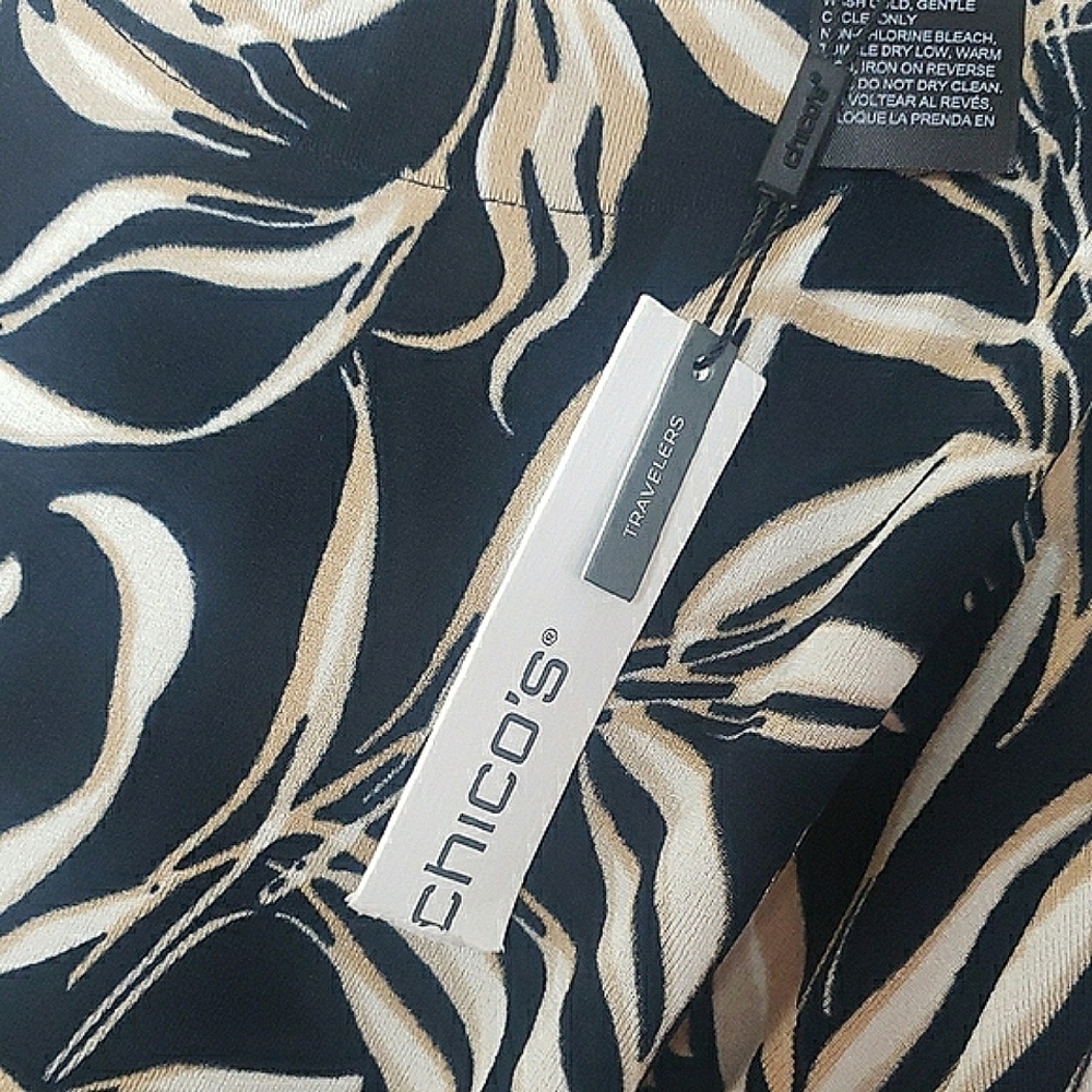 NWT Chico's Travelers Leaf Jumpsuit Short Sleeve Tie Waist Navy Cream Tropical - Picture 14 of 17
